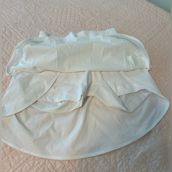 NWOT Lululemon Hotty Hot White Skirt - Picture 3 of 8